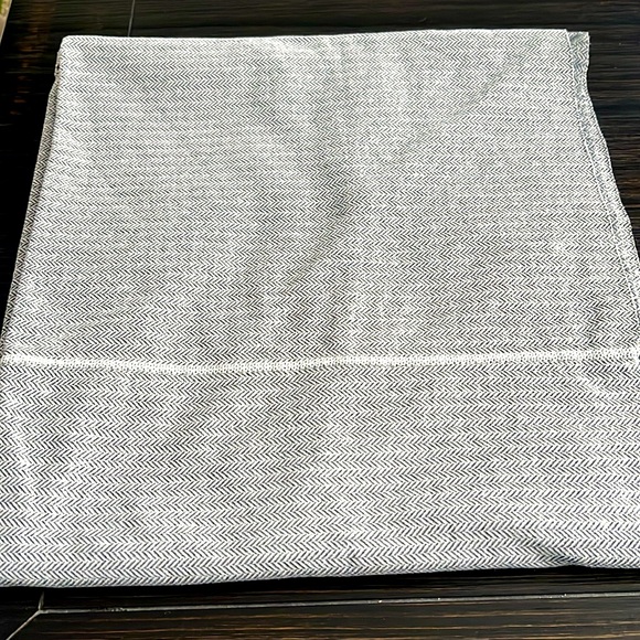 Lululemon Vinyasa Scarf Herringbone Pattern - Picture 4 of 4